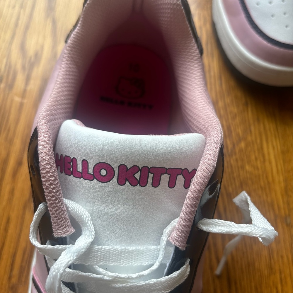 Hello Kitty By Sanrio Pink, Black & White Casual Court Sneakers Women’s Size 10 - Picture 7 of 14